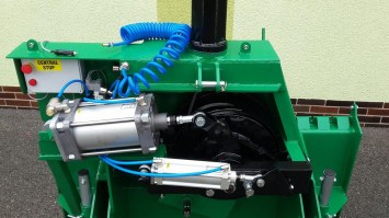 WINCH 7,5T erdészeti csörlő távevezérlővel