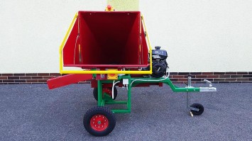 PIRANA csigás faaprító 14 LE motorral, 410x100 kerékkel (ST/SPA/02)